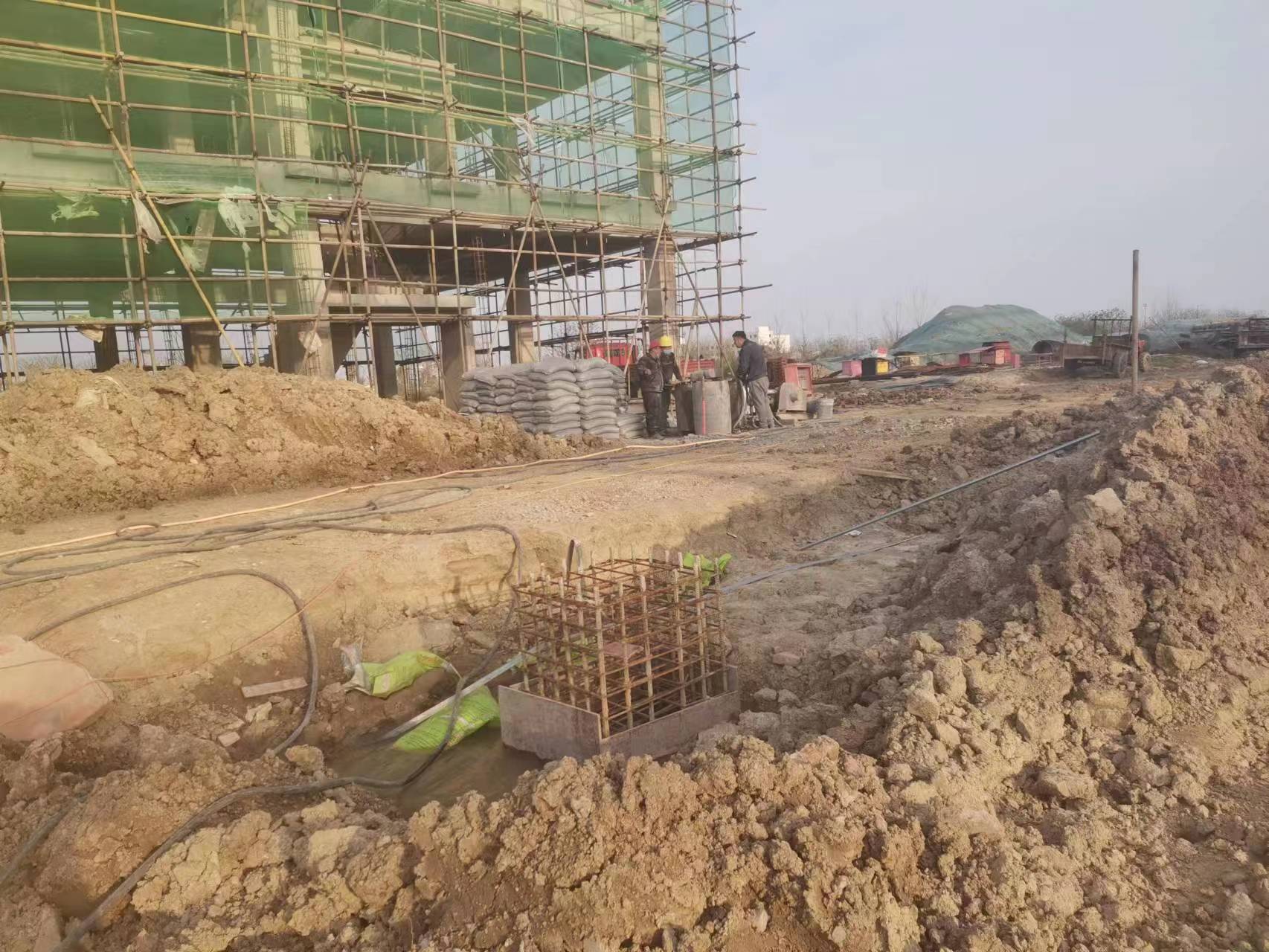 桥西当桥梁出现裂缝的时候应该及时加固修补